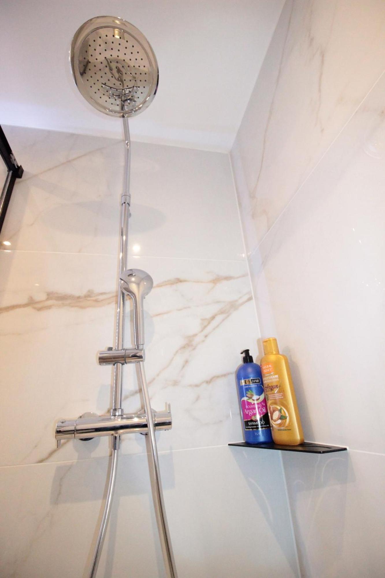 Luxury Studio, Rez De Chaussee, Parking Prive Video Surveillance, Canape Haute Qualite Convertible Couchage 2 Personnes, Centre Ville Proche, Restaurant, Boulangerie 2 Minutes A Pied, Terrasse - 800Metre Carre De Terrain - Gere Par Presta-Zen'Service Βερντέν Εξωτερικό φωτογραφία