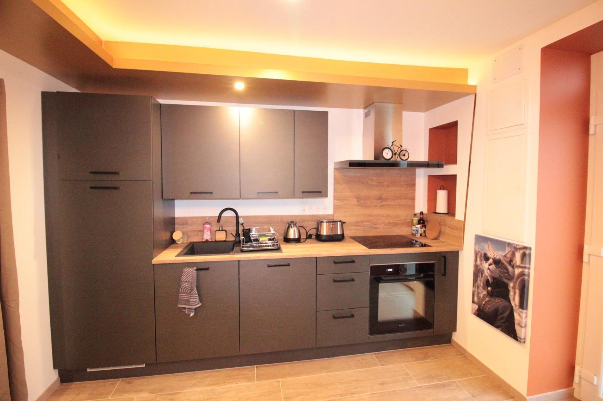 Luxury Studio, Rez De Chaussee, Parking Prive Video Surveillance, Canape Haute Qualite Convertible Couchage 2 Personnes, Centre Ville Proche, Restaurant, Boulangerie 2 Minutes A Pied, Terrasse - 800Metre Carre De Terrain - Gere Par Presta-Zen'Service Βερντέν Εξωτερικό φωτογραφία