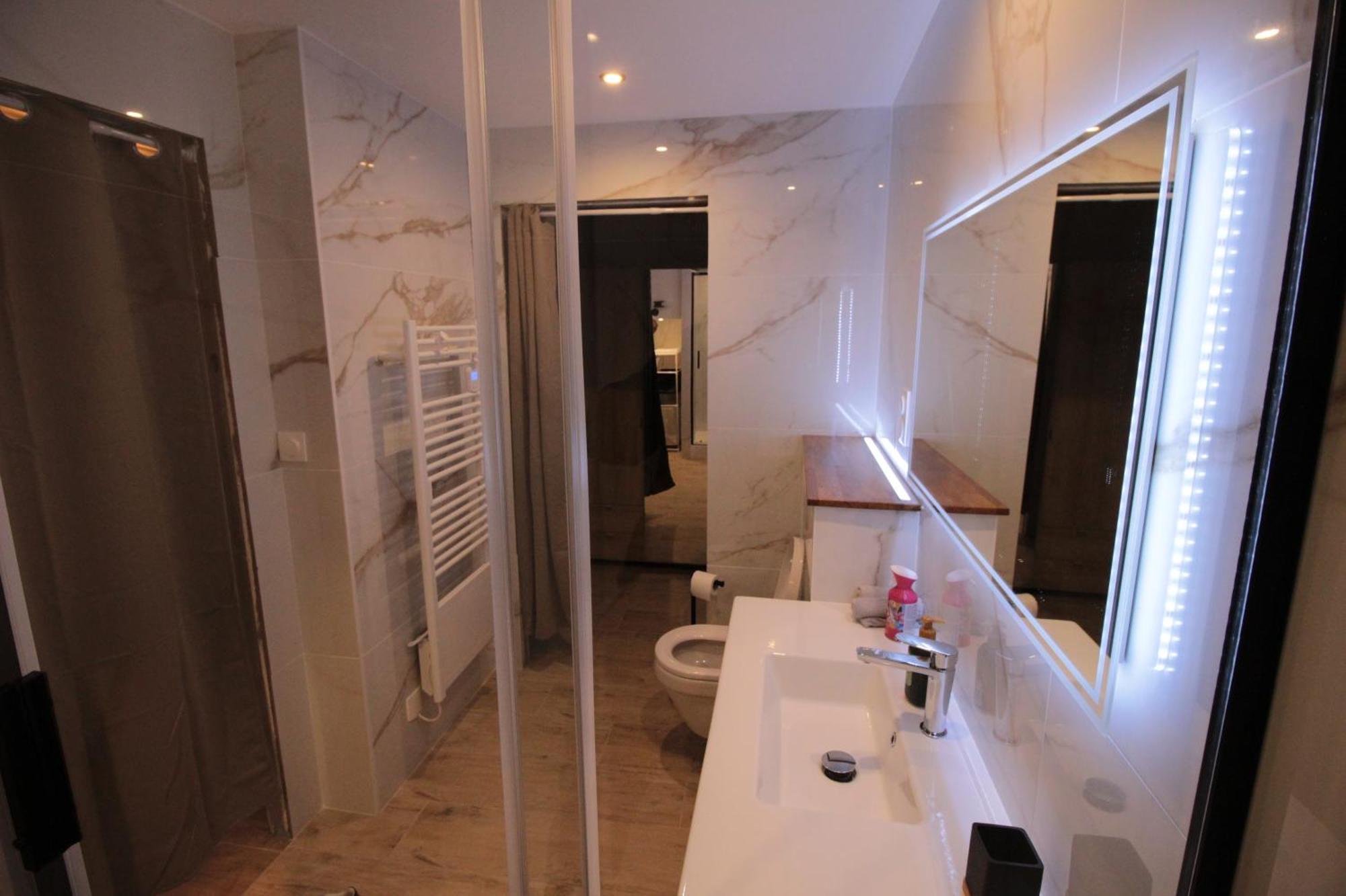 Luxury Studio, Rez De Chaussee, Parking Prive Video Surveillance, Canape Haute Qualite Convertible Couchage 2 Personnes, Centre Ville Proche, Restaurant, Boulangerie 2 Minutes A Pied, Terrasse - 800Metre Carre De Terrain - Gere Par Presta-Zen'Service Βερντέν Εξωτερικό φωτογραφία
