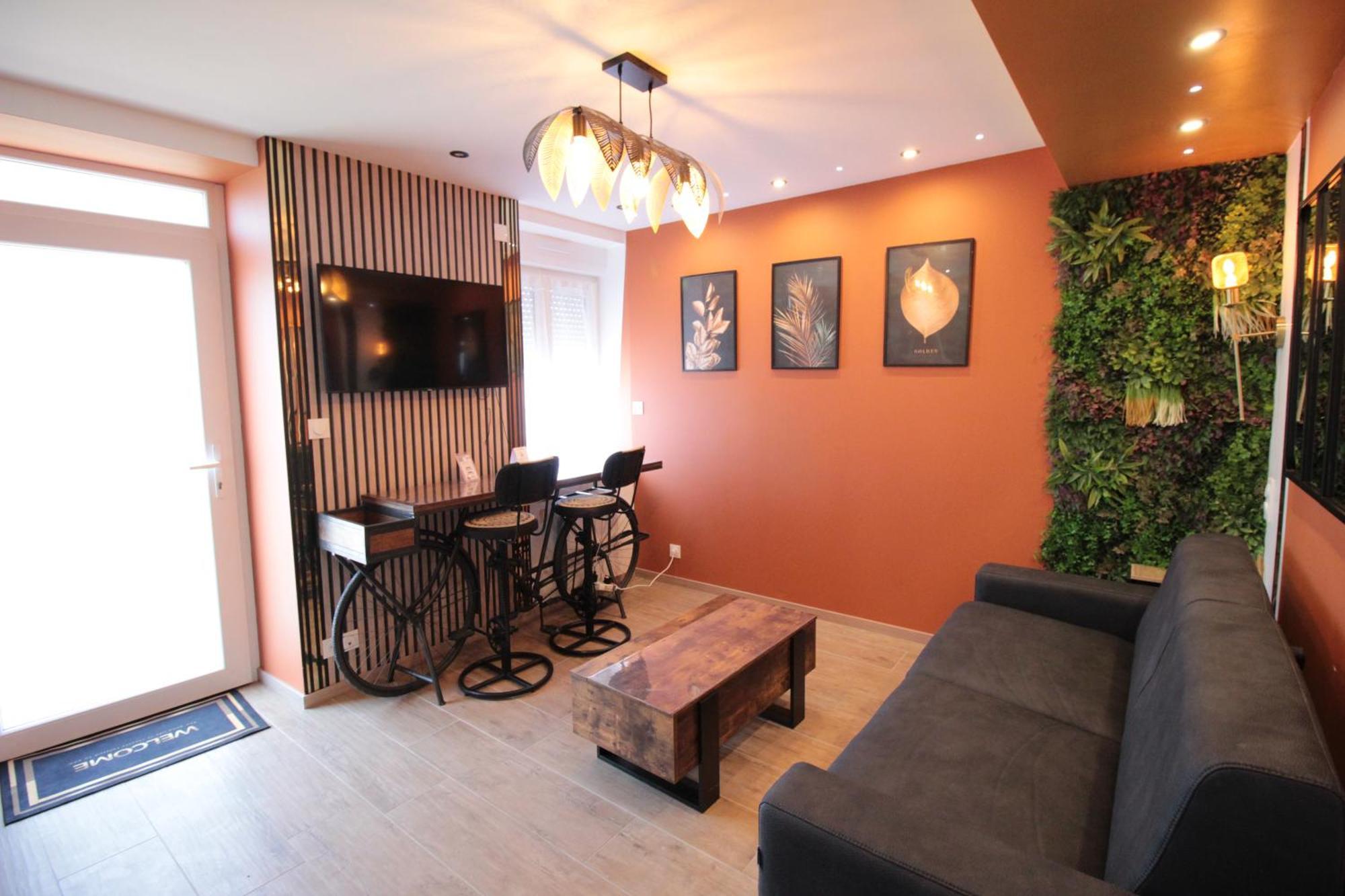 Luxury Studio, Rez De Chaussee, Parking Prive Video Surveillance, Canape Haute Qualite Convertible Couchage 2 Personnes, Centre Ville Proche, Restaurant, Boulangerie 2 Minutes A Pied, Terrasse - 800Metre Carre De Terrain - Gere Par Presta-Zen'Service Βερντέν Εξωτερικό φωτογραφία